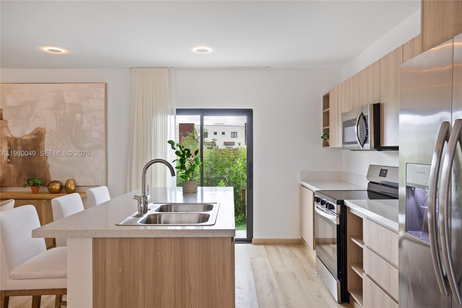 ALPHAVILLE TOWNHOMES - Residential