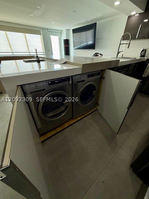 7135 Collins Ave 814