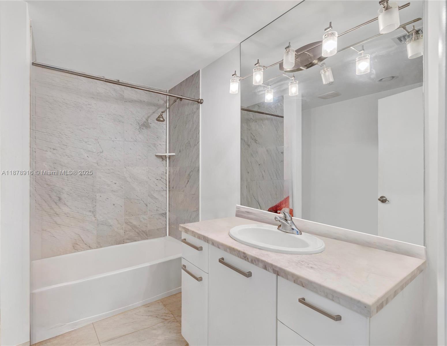 253 NE 2nd St 220
