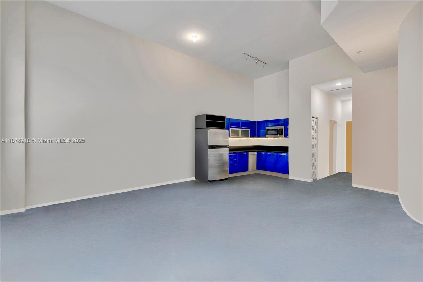 253 NE 2nd St 220
