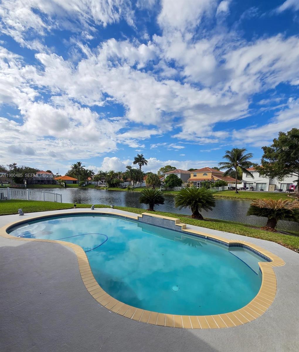 SAWGRASS PLANTATION - Residential