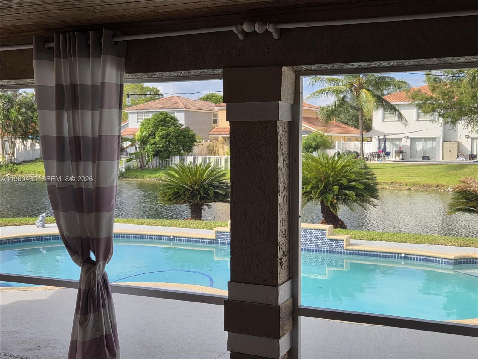 SAWGRASS PLANTATION - Residential