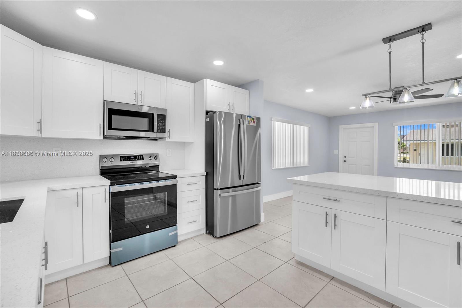 Gorgeous completely remodeled 2 bedroom 1 bathroom unit in Dania Beach, just 5 minutes from the Beach, 3 minutes to Dania Point and 5 minutes form the I95. Also, just about 10 minutes from the Ft. Lauderdale Airport. This unit has it all, with tons of natural light, full size washer and dryer in the unit, a large walk in closet and two parking spaces. Common space in back of building can be used by all tenants. This is so beautiful, you need to see it! Very Easy to Show on Supra.