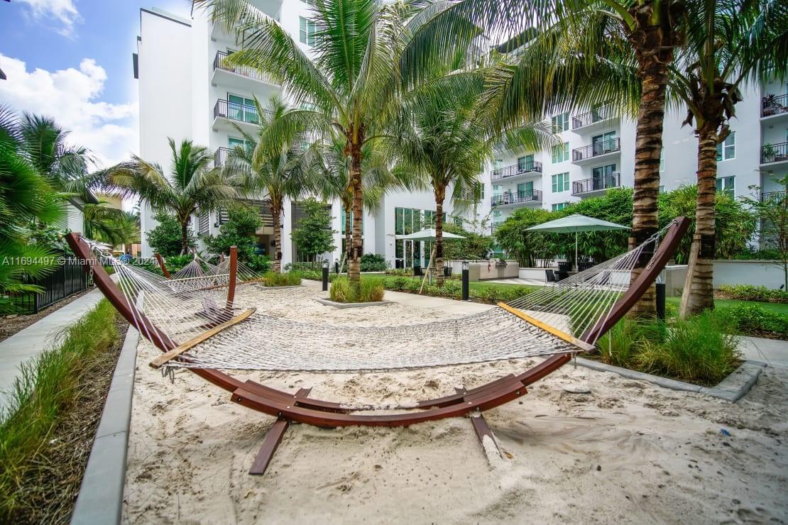 LAUDERDALE FIRST ADD RESU - Residential Lease