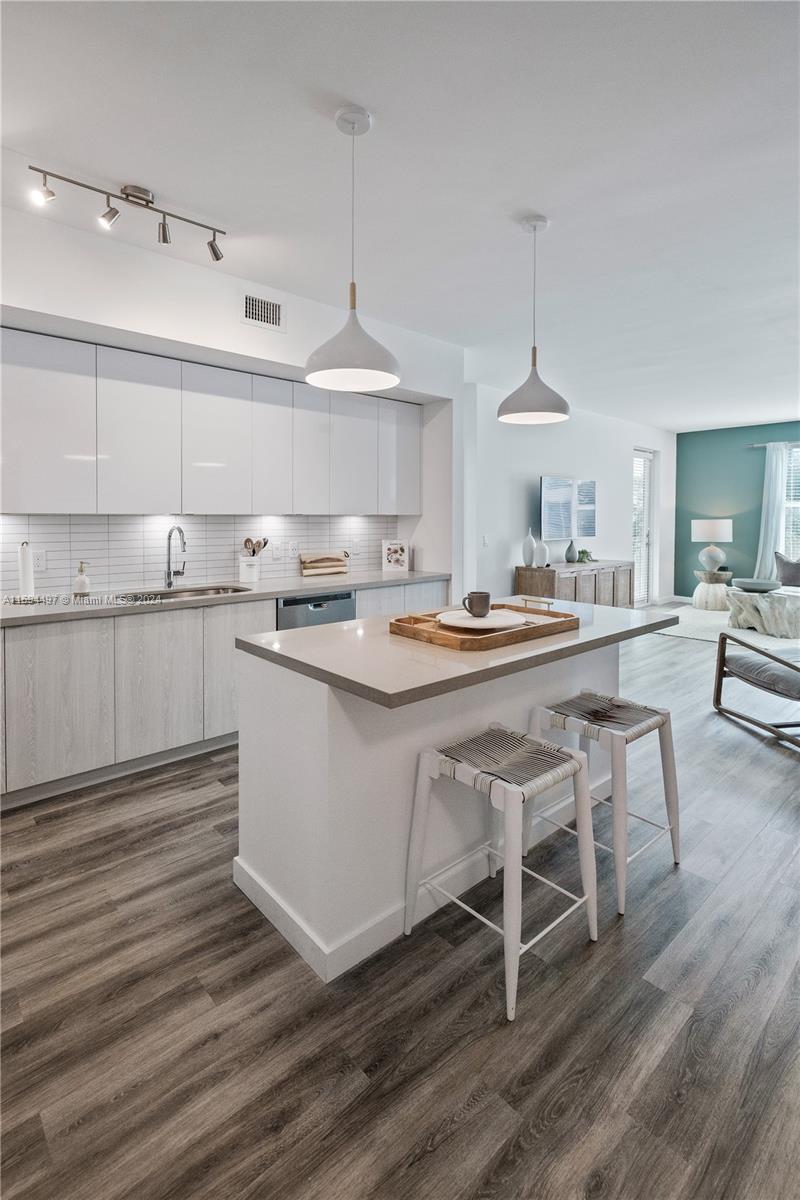 LAUDERDALE FIRST ADD RESU - Residential Lease
