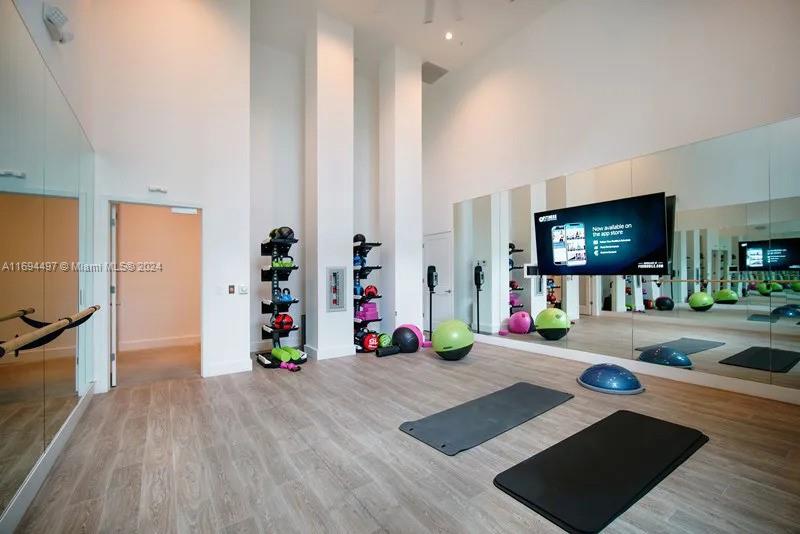 LAUDERDALE FIRST ADD RESU - Residential Lease