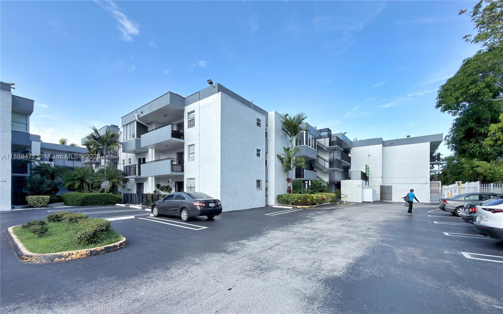 Welcome to the highly sought-after Grove Gardens Condo! This charming 1-bedroom, 1-bathroom unit blends comfort and convenience in a prime location.
Features include a modern kitchen with granite countertops, solid wood cabinets, and Whirlpool appliances (stove, microwave, fridge), plus 24x24 tile flooring throughout. Enjoy an LG stackable washer/dryer, a spacious wall-to-wall closet, and a versatile additional sitting area (enclosed porch). A new A/C (Oct 2024) adds peace of mind.
The gated community offers an assigned parking spot and a sparkling pool. Ideally situated near Coconut Grove, Downtown Miami, Coral Gables, and the University of Miami, this home delivers the perfect mix of lifestyle and location.
Don’t miss this fantastic opportunity!
