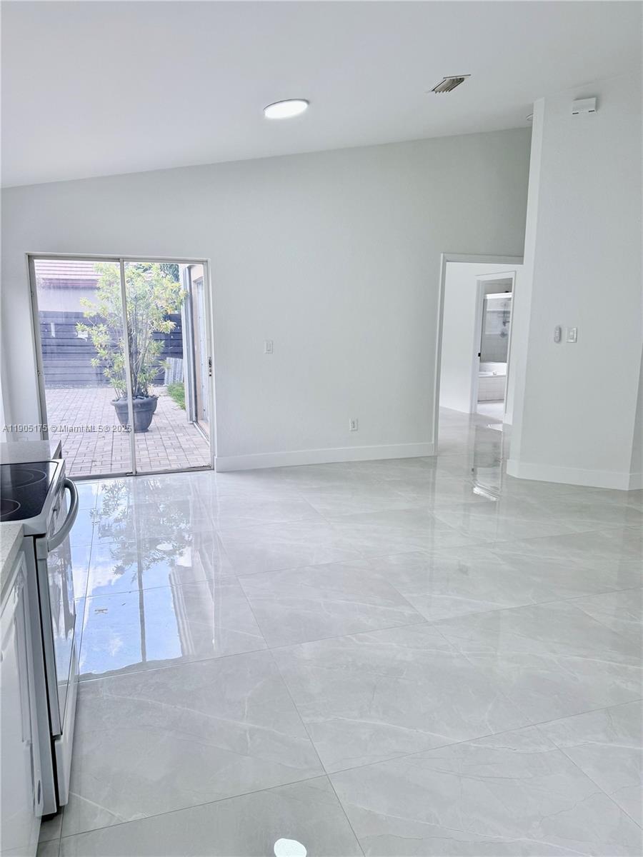 COSTA VERDE SEC 1 - Residential Lease