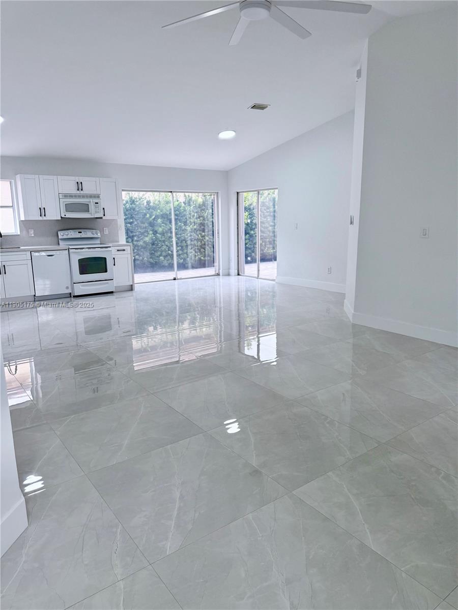 COSTA VERDE SEC 1 - Residential Lease