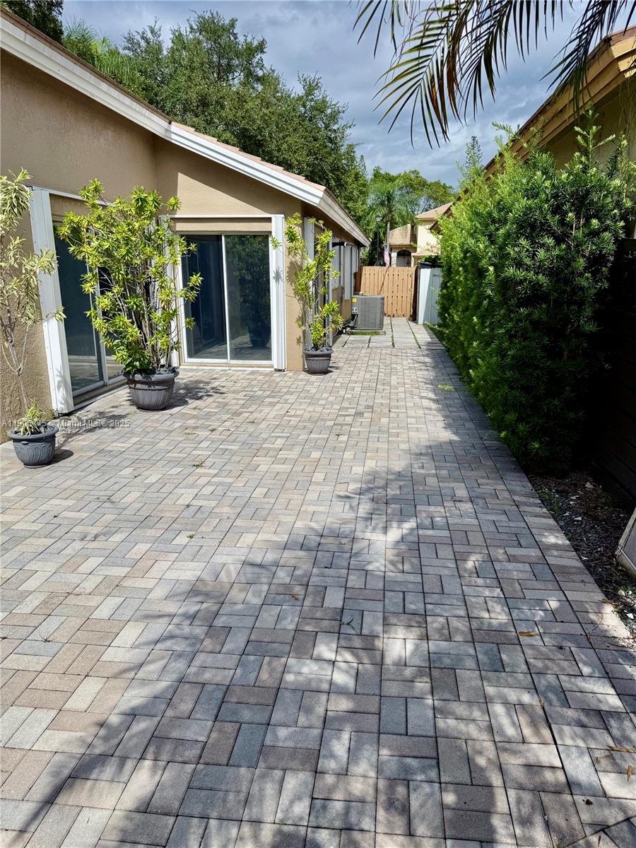 COSTA VERDE SEC 1 - Residential Lease