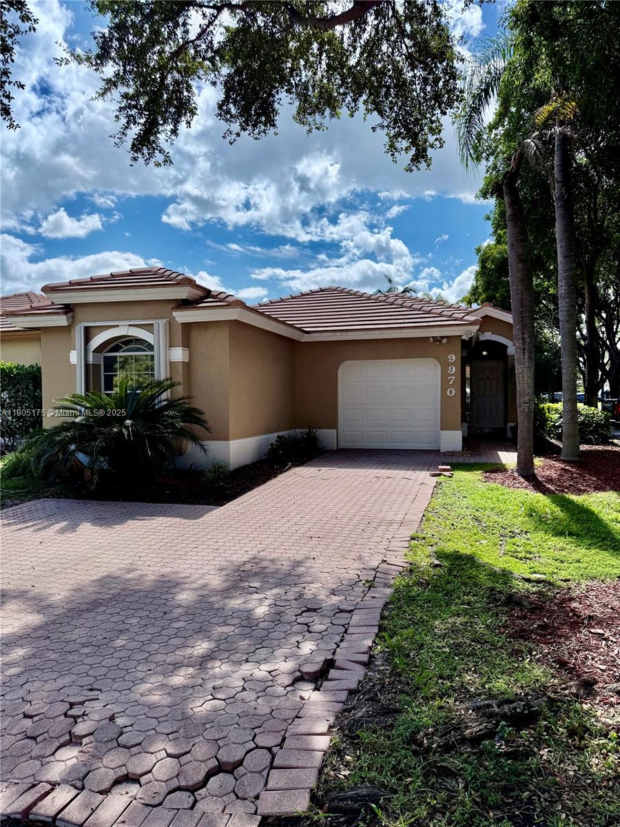 COSTA VERDE SEC 1 - Residential Lease