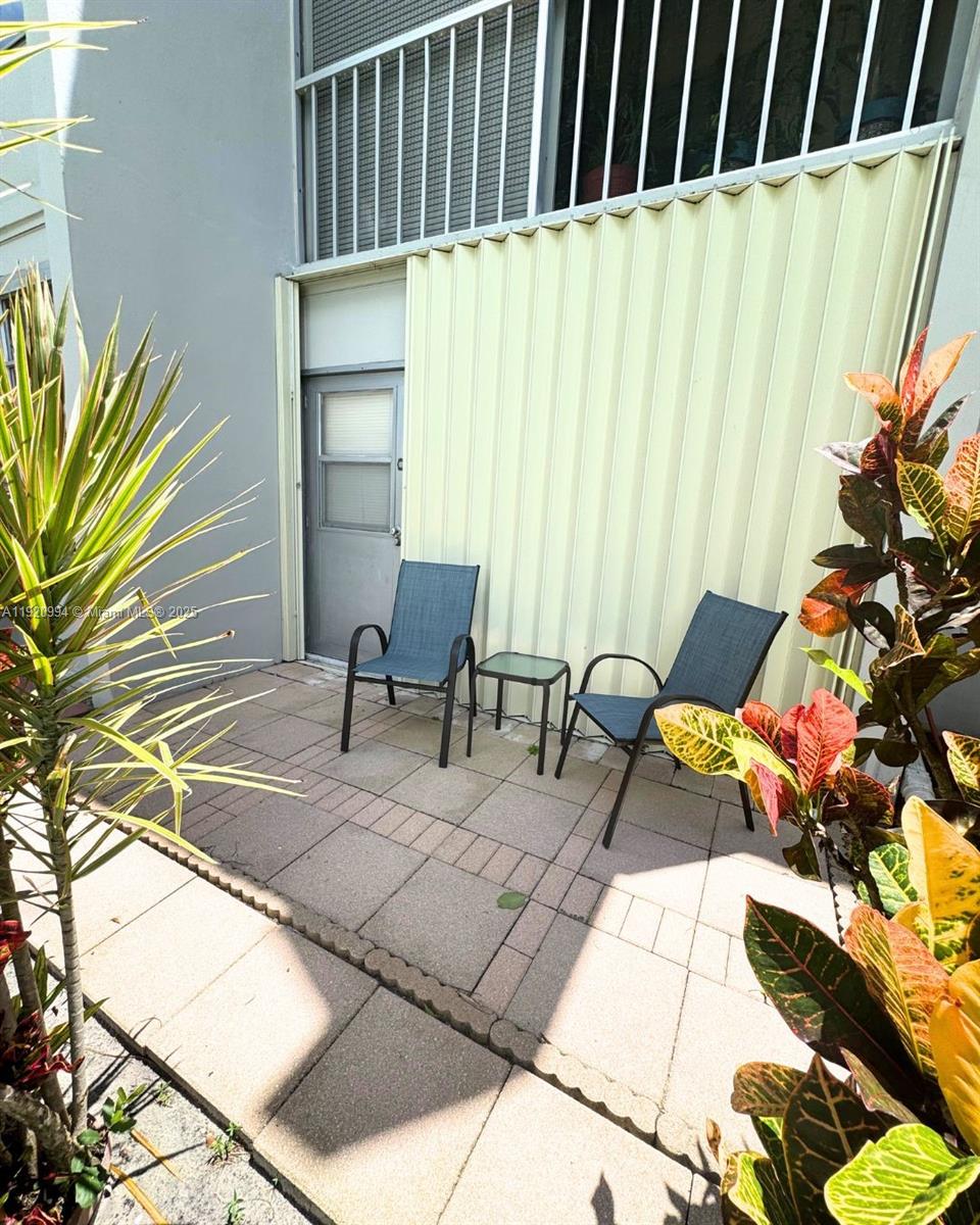 ORIOLE GOLF & TENNIS CLUB - Residential