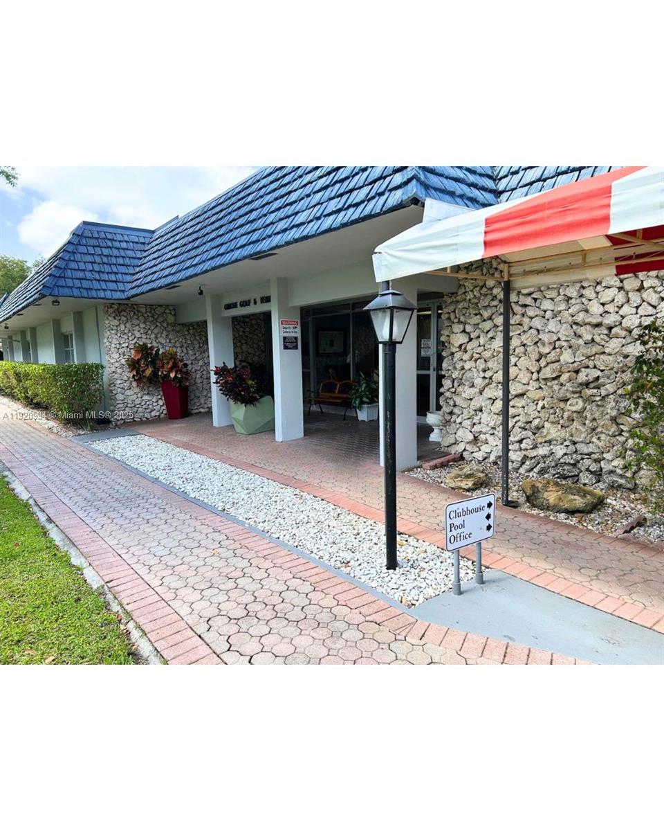 ORIOLE GOLF & TENNIS CLUB - Residential