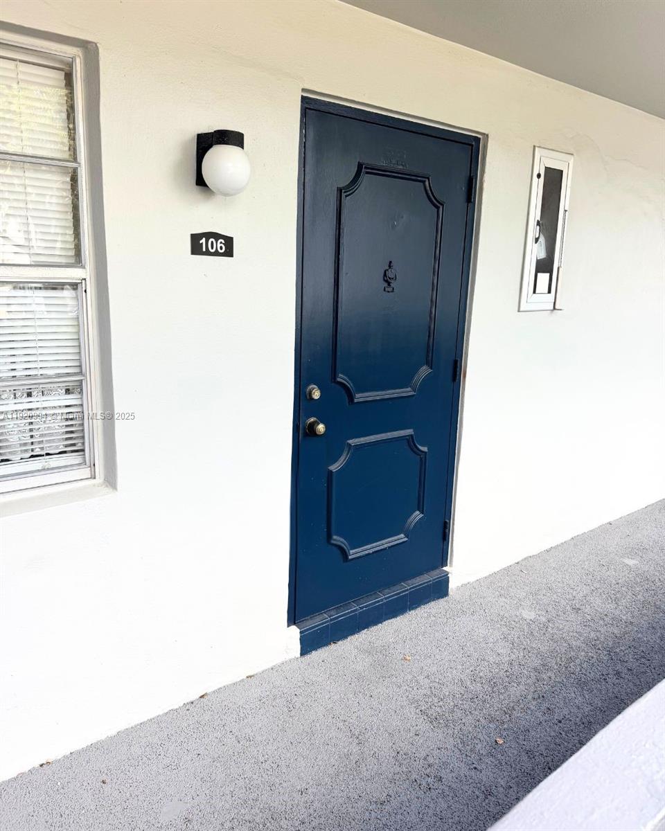 ORIOLE GOLF & TENNIS CLUB - Residential