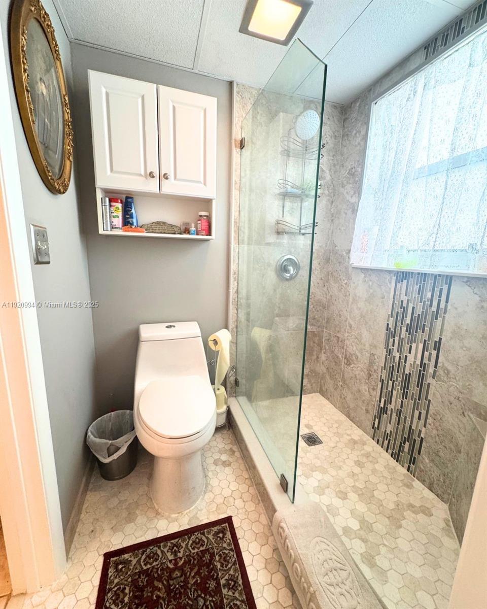 ORIOLE GOLF & TENNIS CLUB - Residential