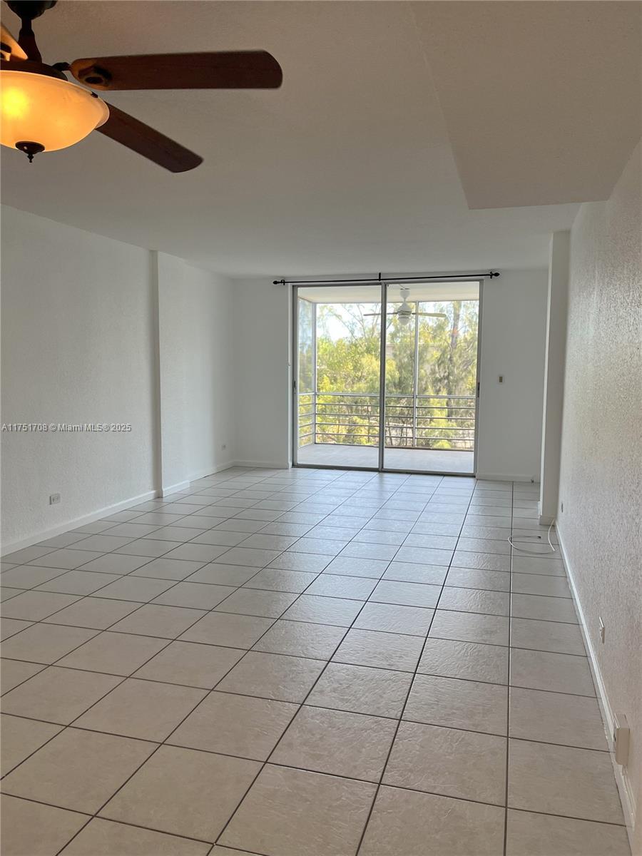 EASTERN SHORES WHITE HOUS - Residential