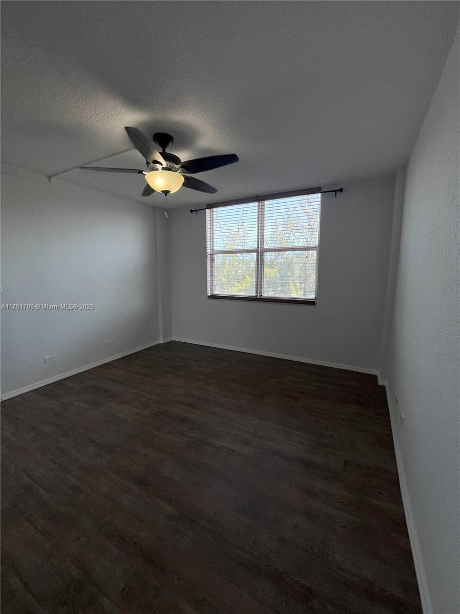 EASTERN SHORES WHITE HOUS - Residential