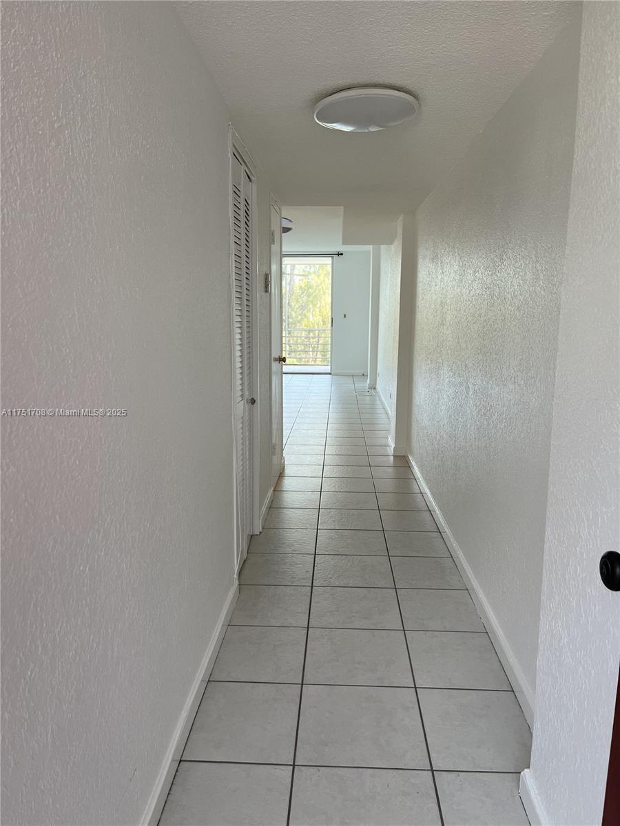 EASTERN SHORES WHITE HOUS - Residential