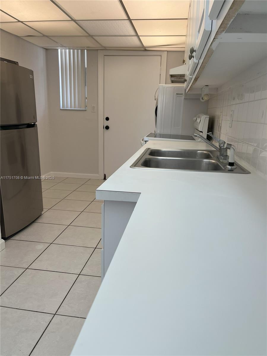 EASTERN SHORES WHITE HOUS - Residential