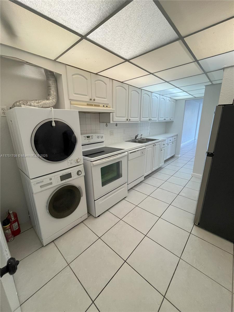 EASTERN SHORES WHITE HOUS - Residential