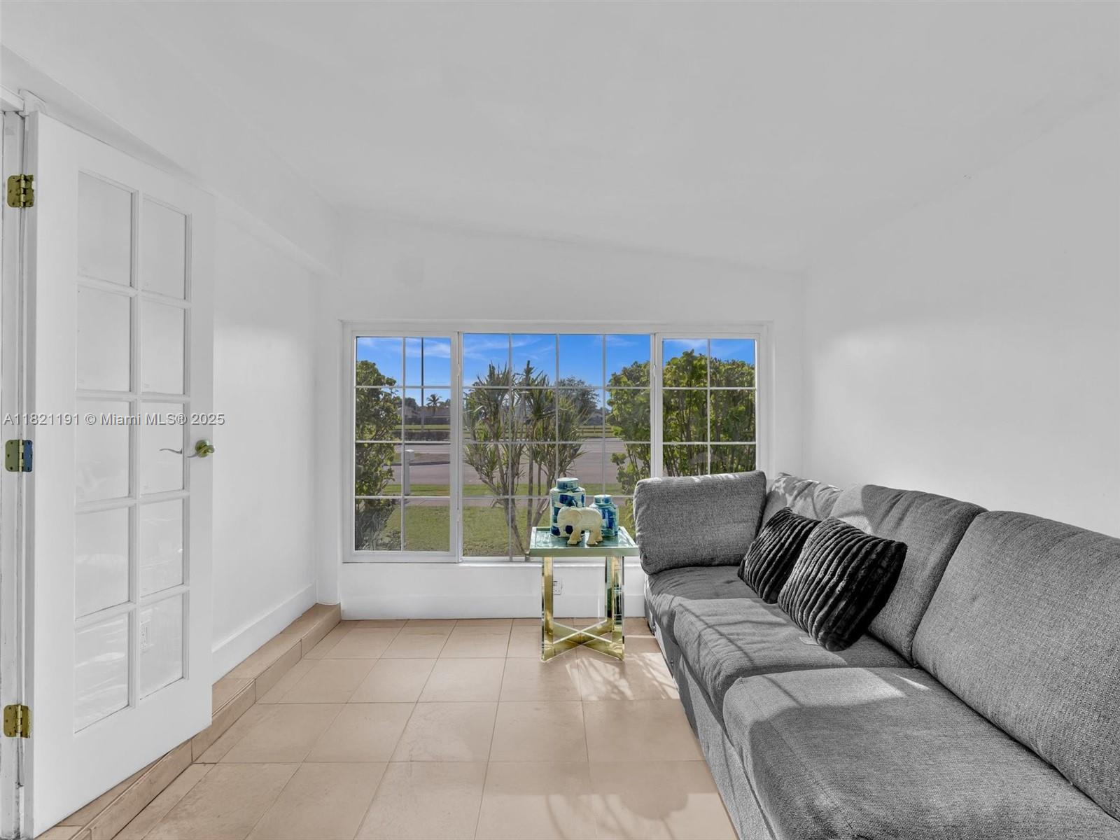 SO MIAMI HEIGHTS MANOR - Residential