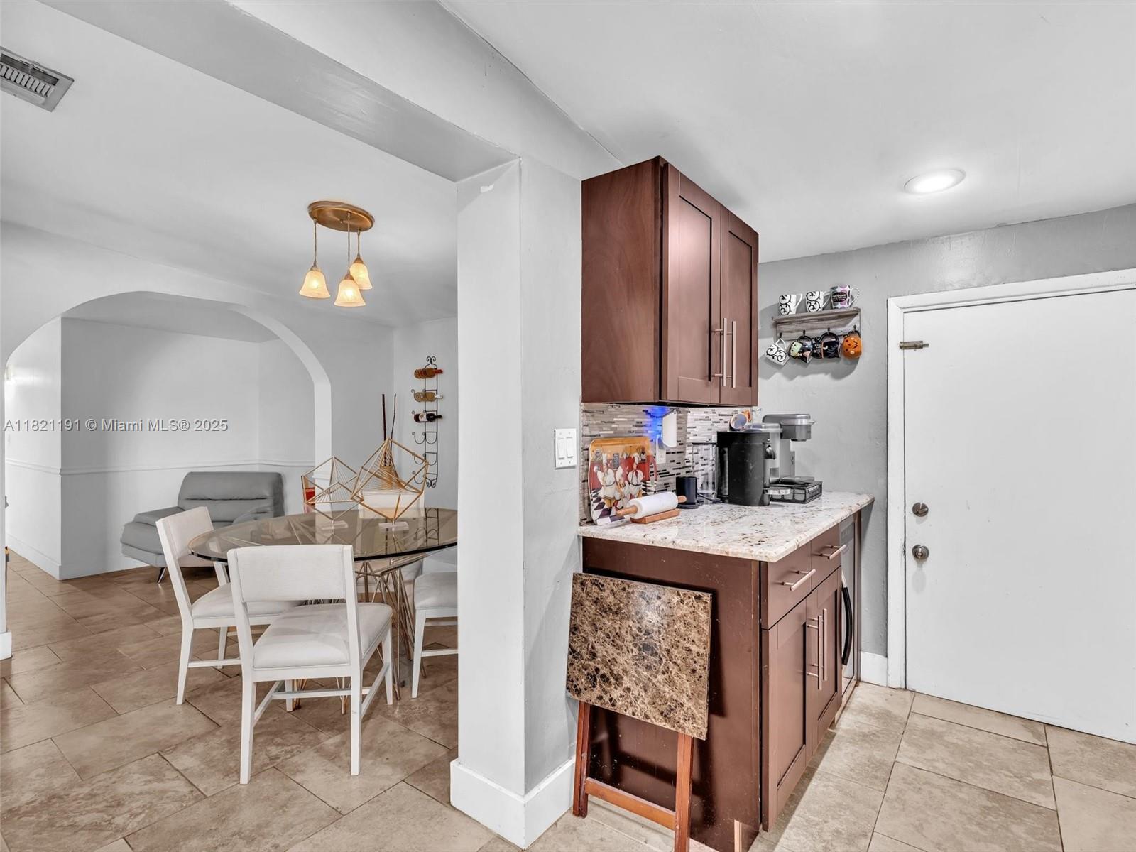 SO MIAMI HEIGHTS MANOR - Residential