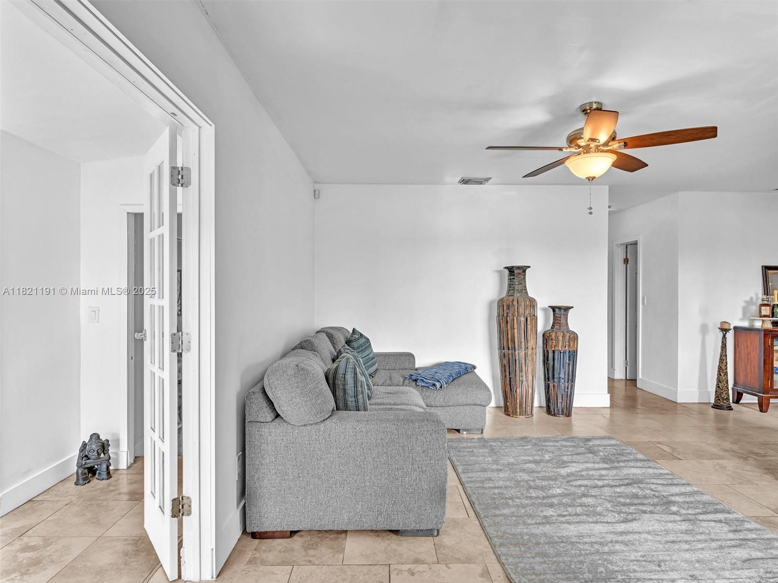 SO MIAMI HEIGHTS MANOR - Residential