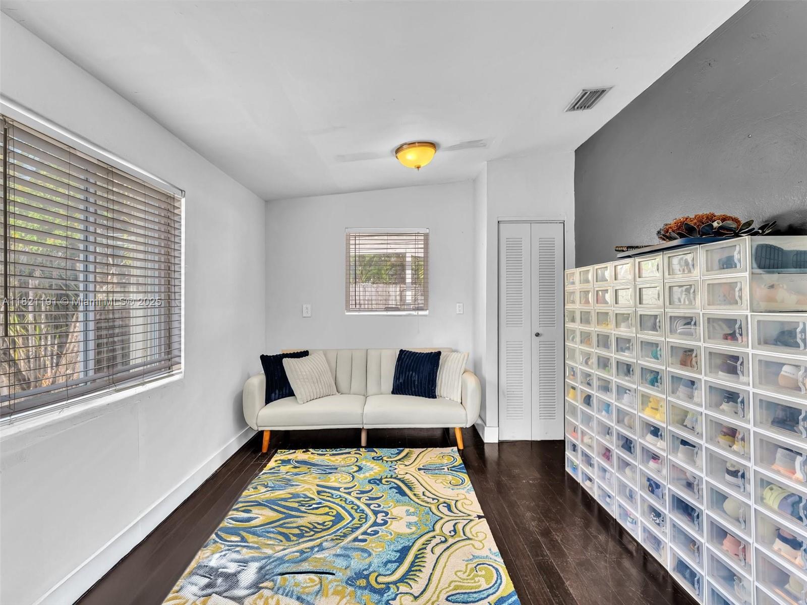 SO MIAMI HEIGHTS MANOR - Residential