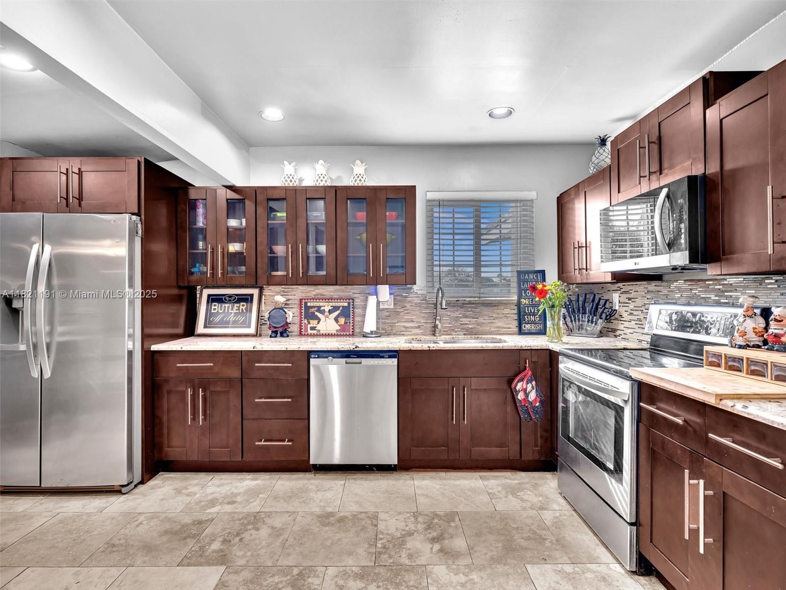 SO MIAMI HEIGHTS MANOR - Residential