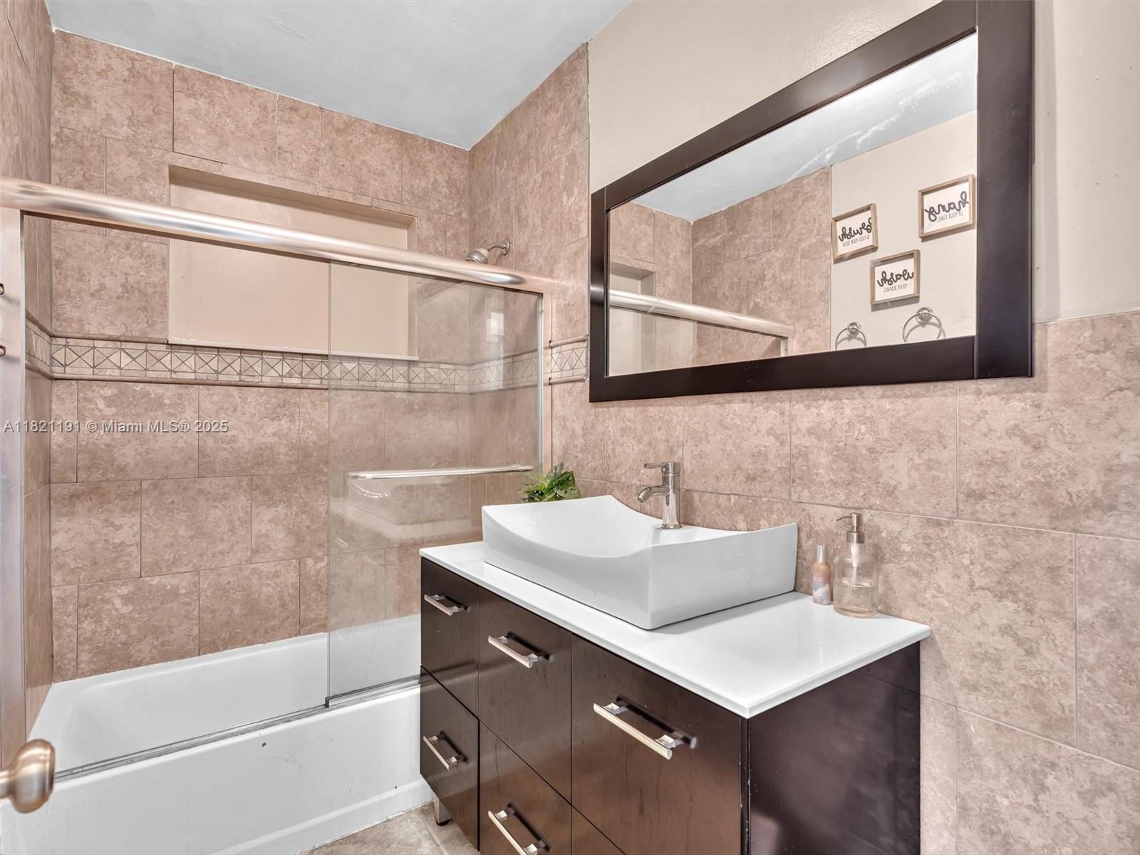 SO MIAMI HEIGHTS MANOR - Residential