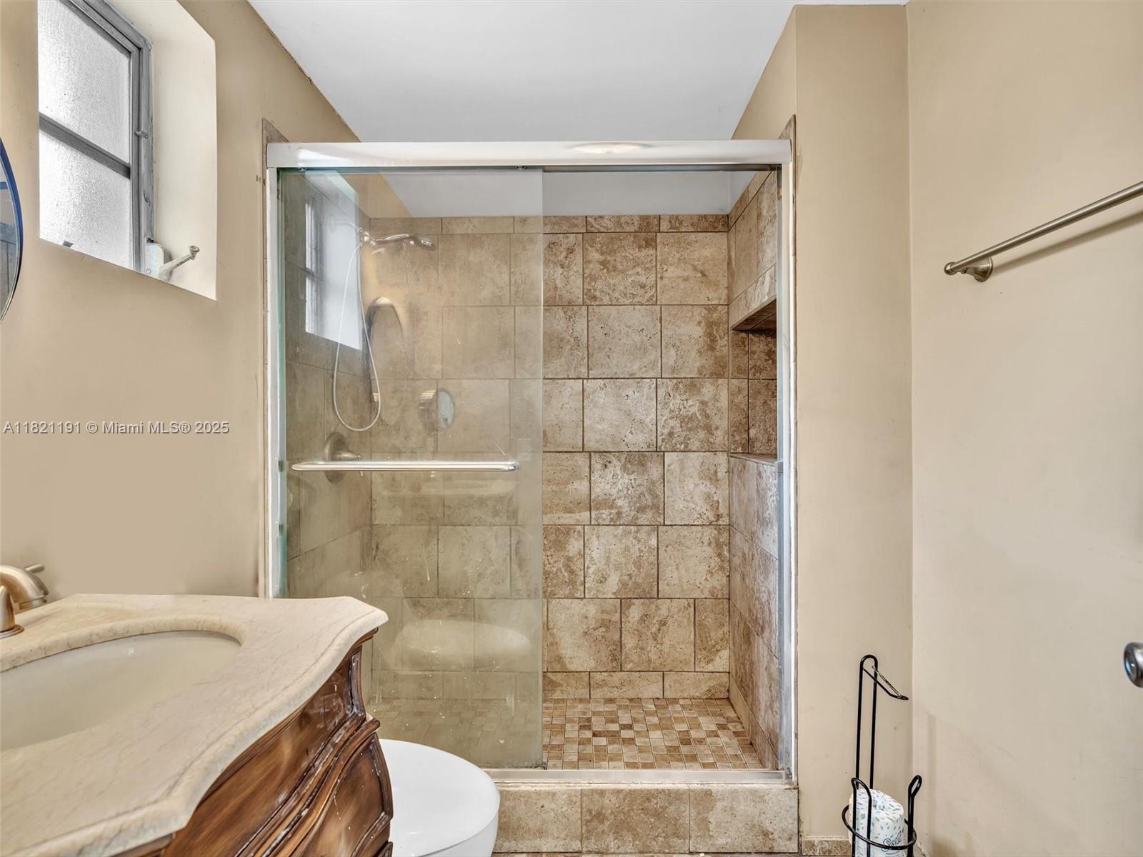 SO MIAMI HEIGHTS MANOR - Residential