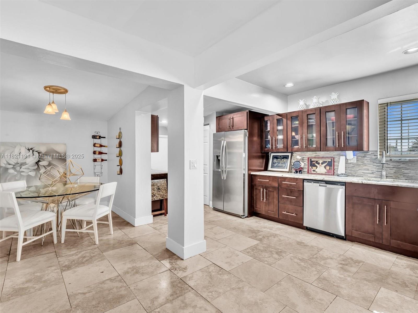 SO MIAMI HEIGHTS MANOR - Residential