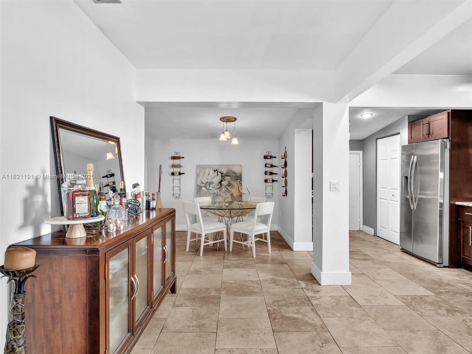 SO MIAMI HEIGHTS MANOR - Residential