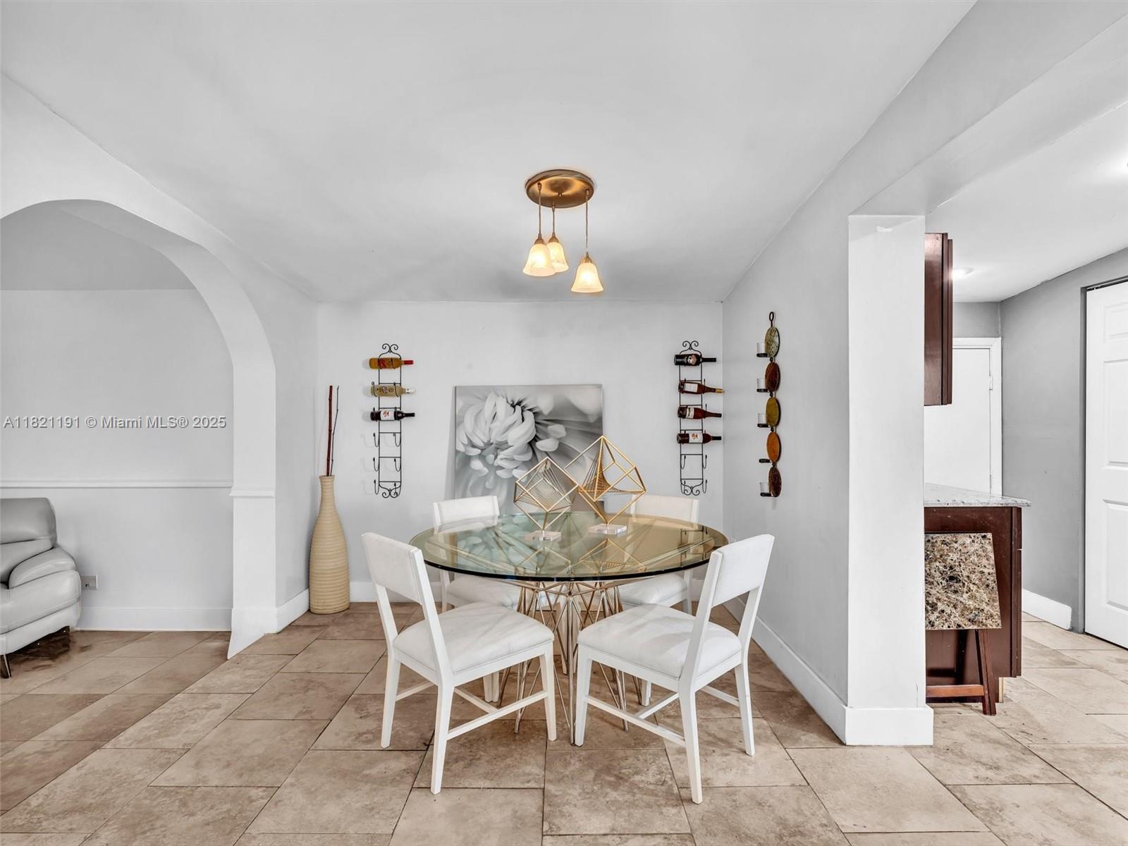 SO MIAMI HEIGHTS MANOR - Residential