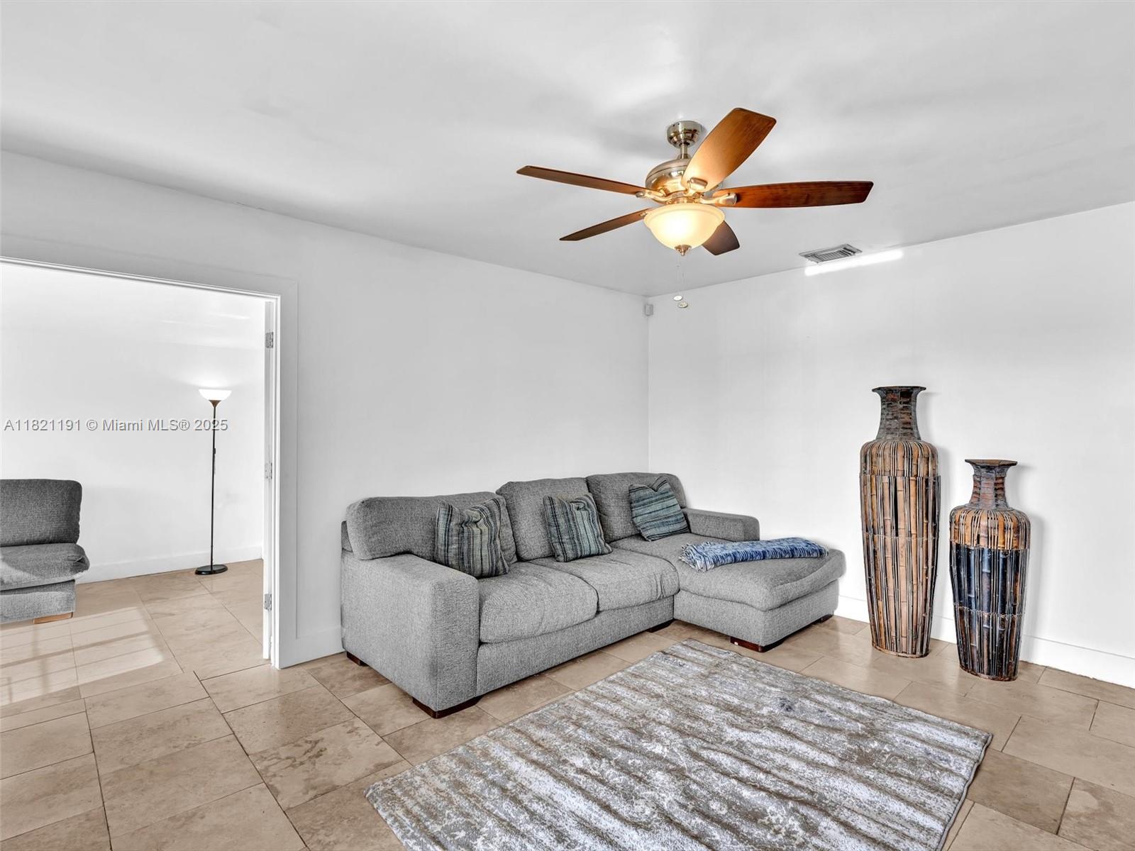 SO MIAMI HEIGHTS MANOR - Residential
