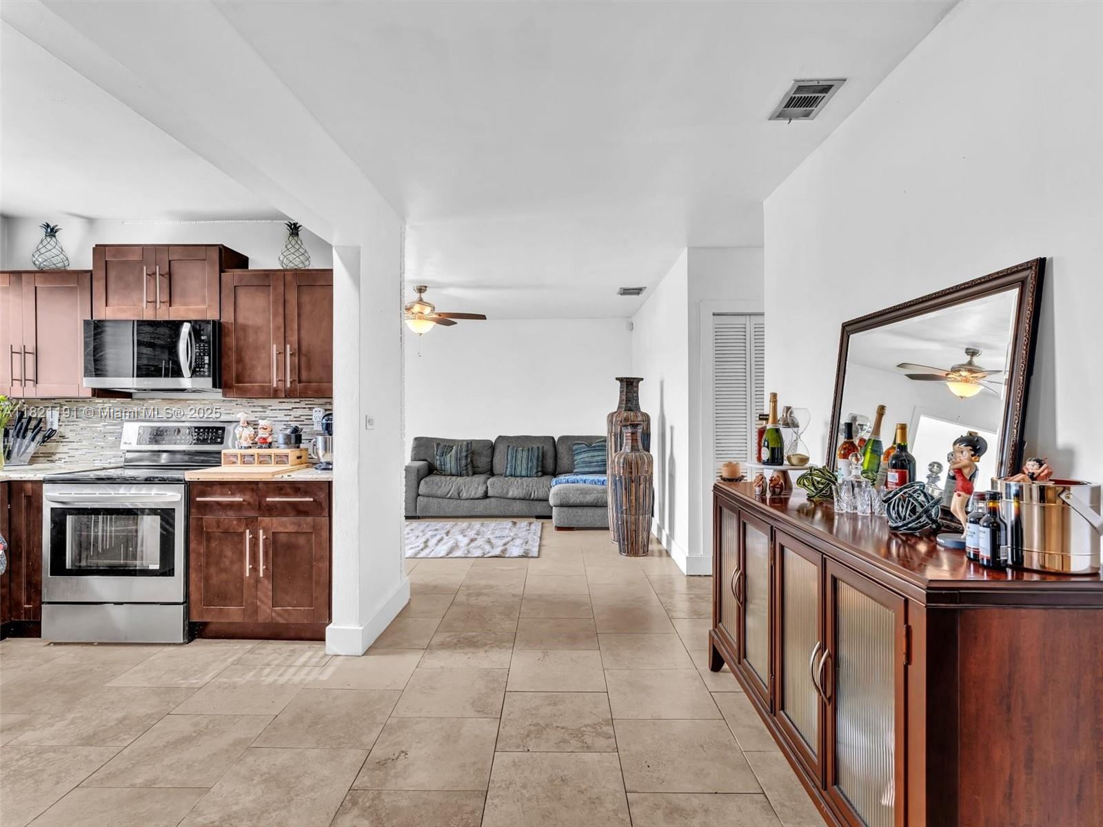 SO MIAMI HEIGHTS MANOR - Residential
