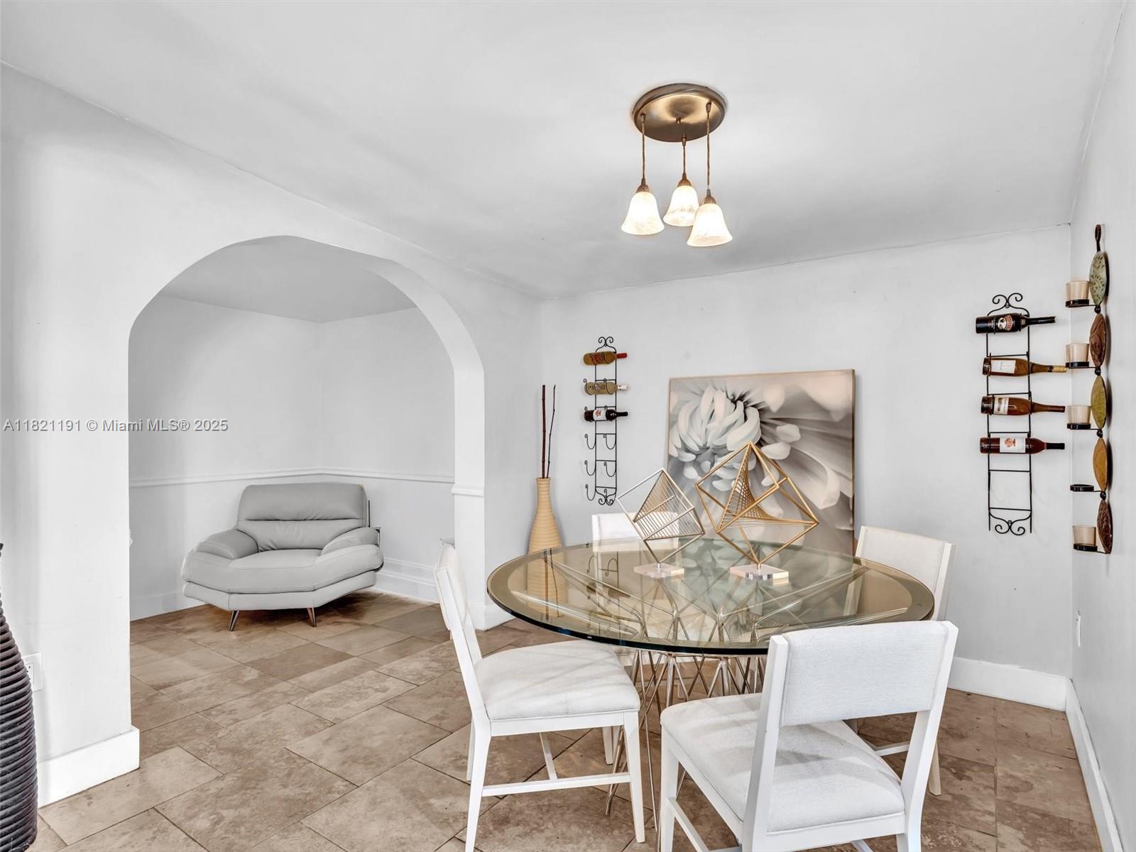 SO MIAMI HEIGHTS MANOR - Residential