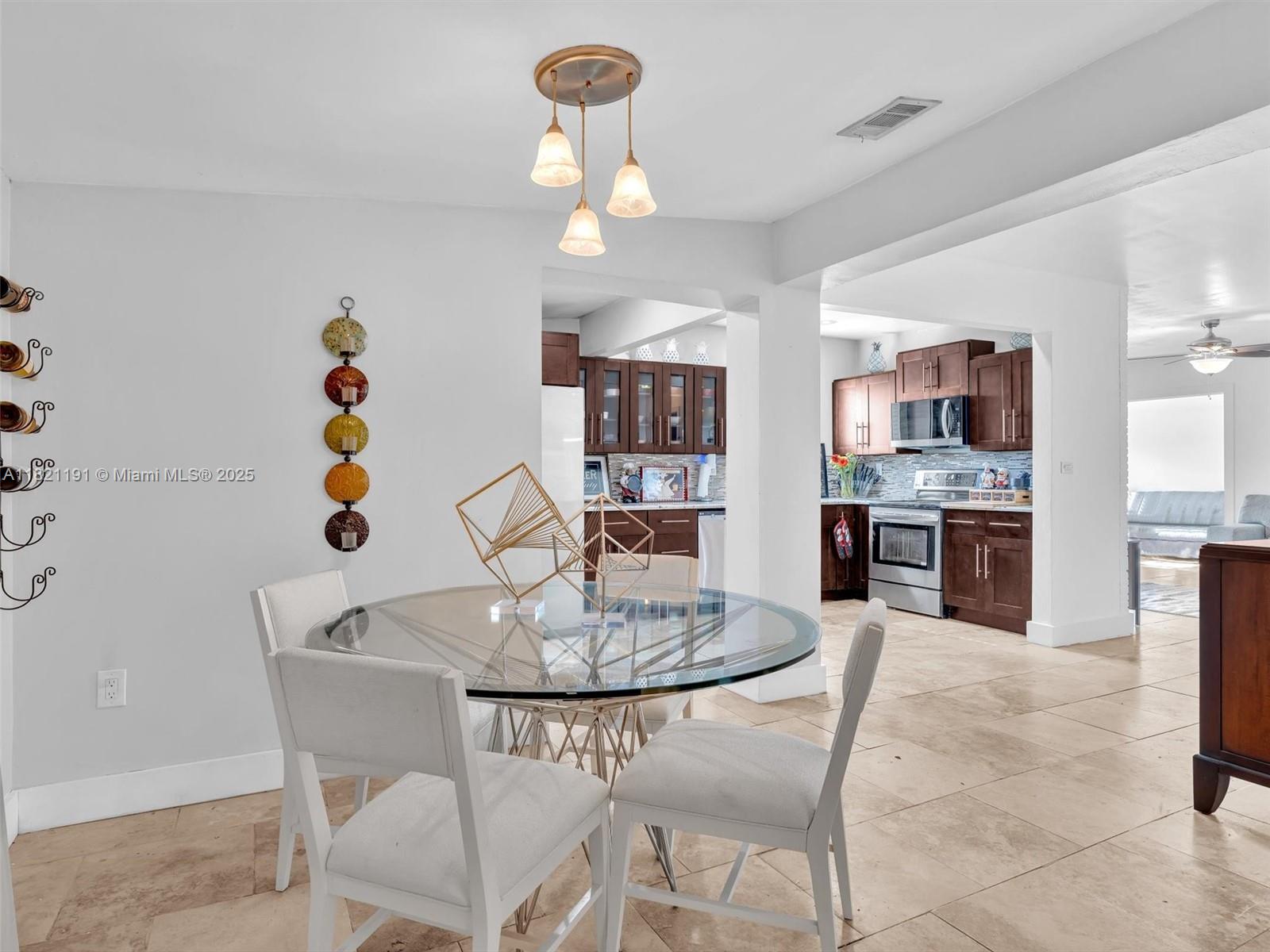 SO MIAMI HEIGHTS MANOR - Residential