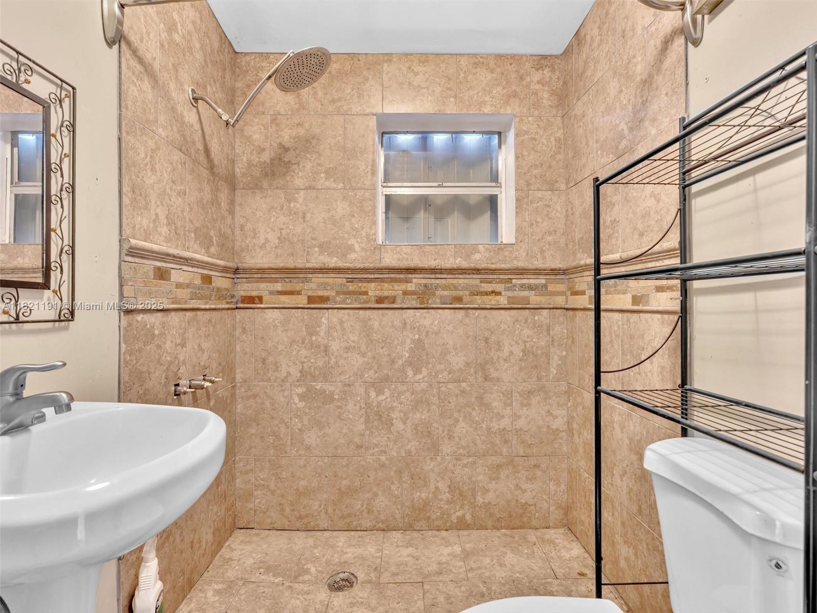 SO MIAMI HEIGHTS MANOR - Residential