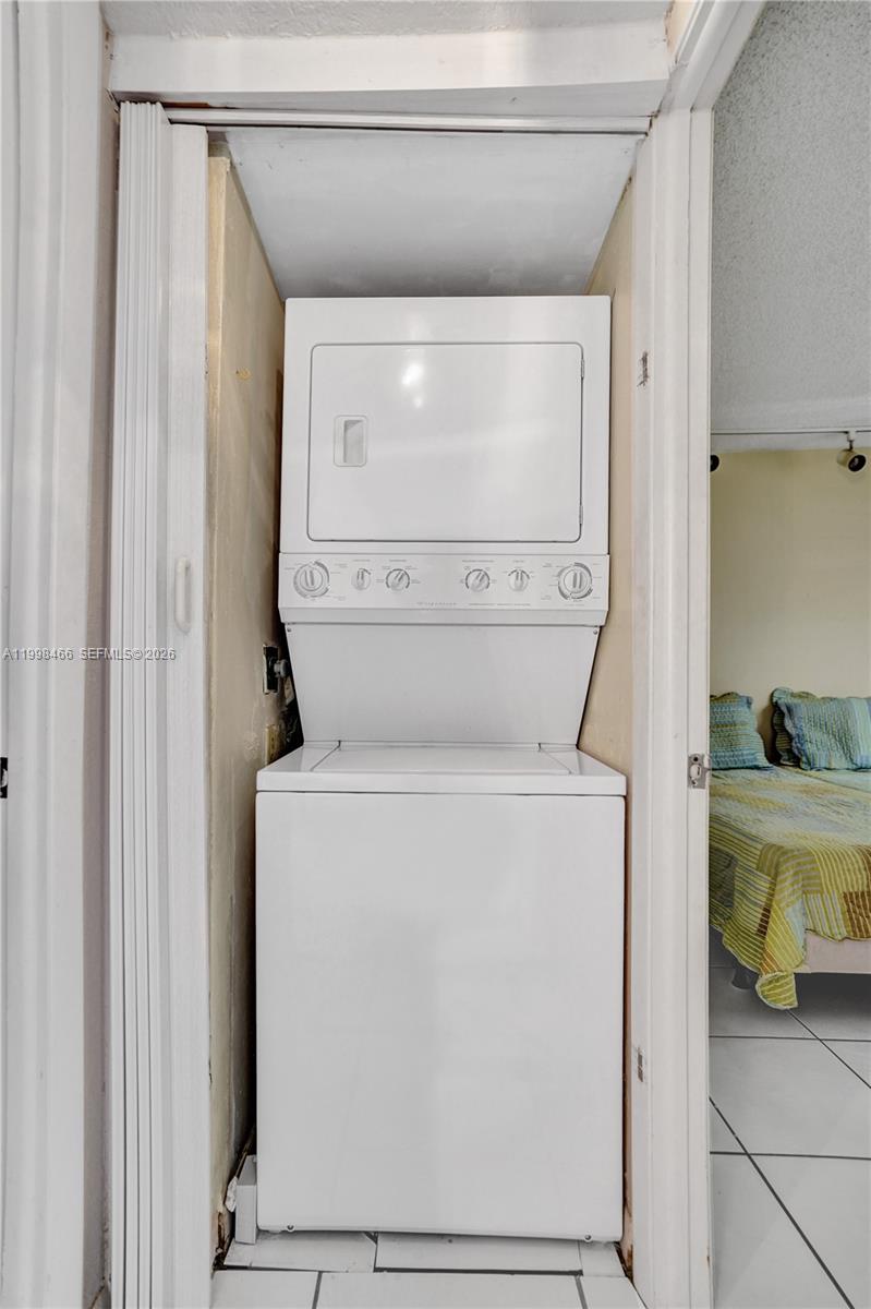 SUNRISE LAKES 171 CONDO - Residential