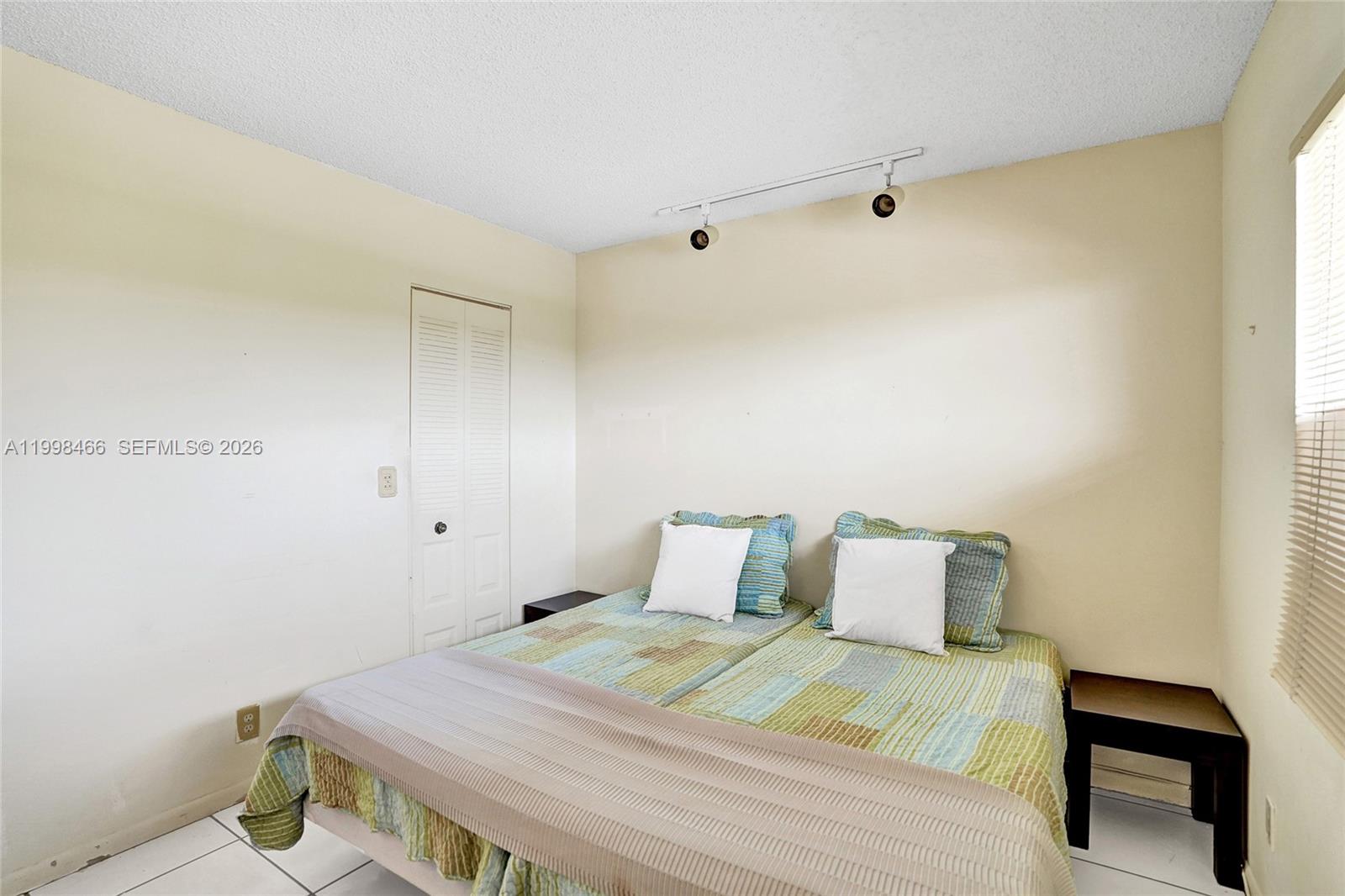 SUNRISE LAKES 171 CONDO - Residential