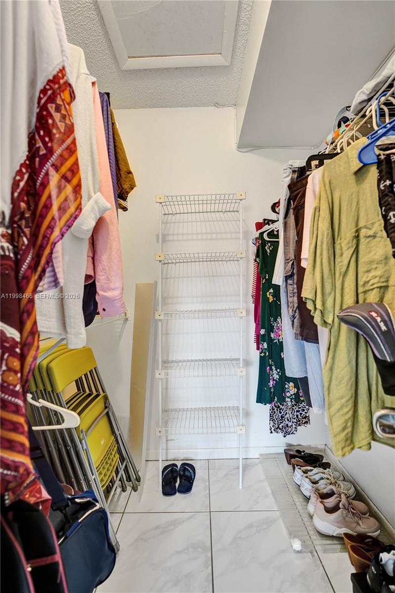 SUNRISE LAKES 171 CONDO - Residential