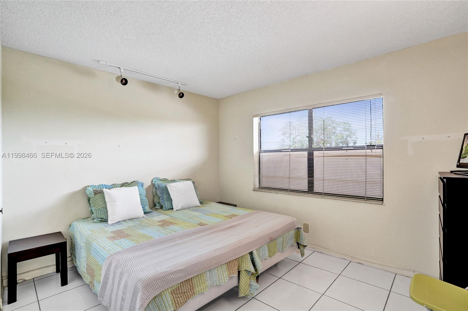 SUNRISE LAKES 171 CONDO - Residential