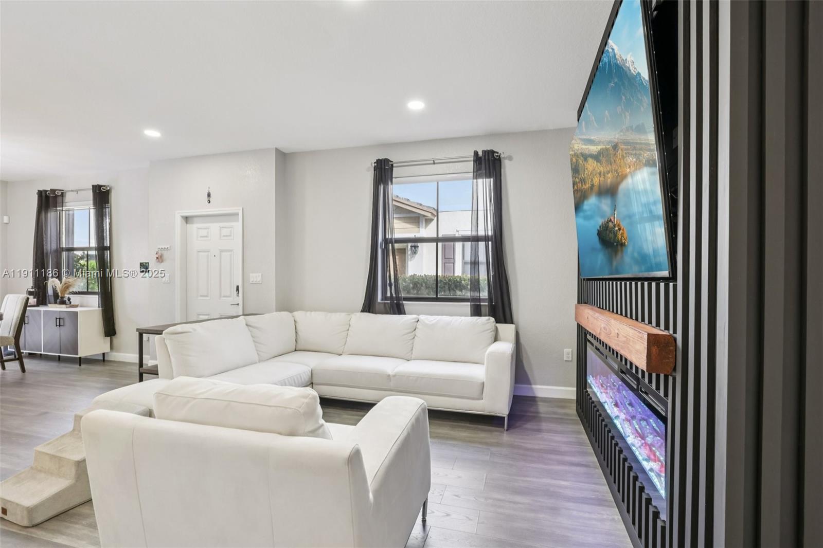 TROTTERS CHASE - Residential