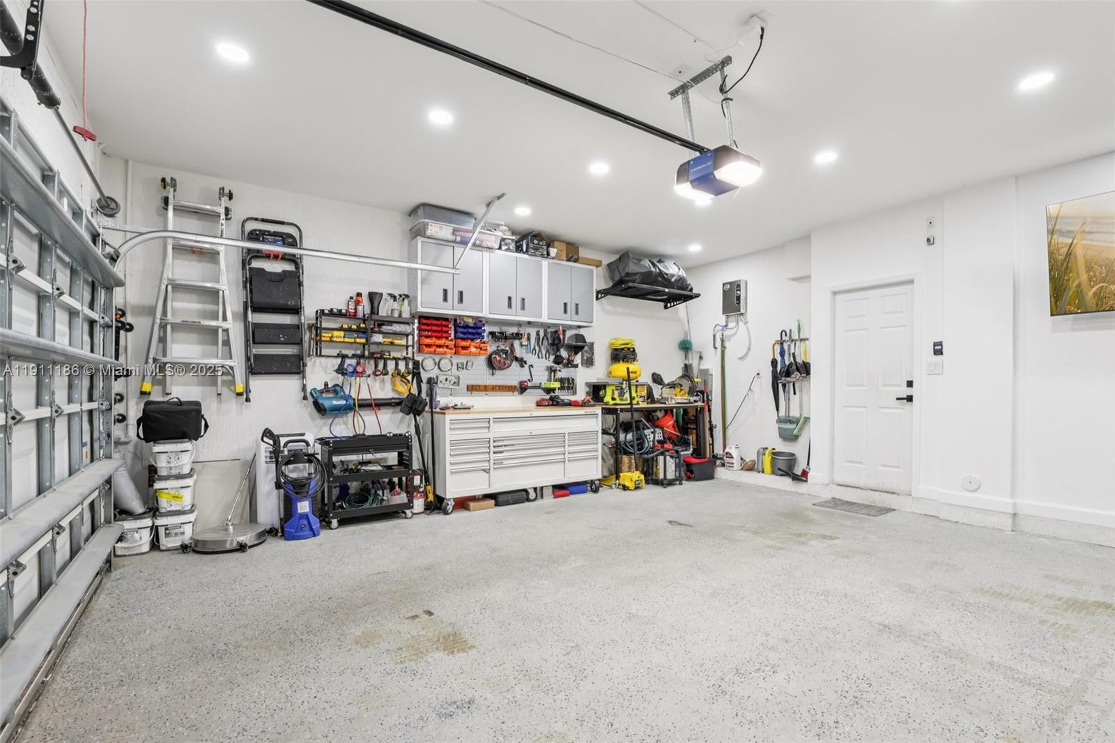 TROTTERS CHASE - Residential