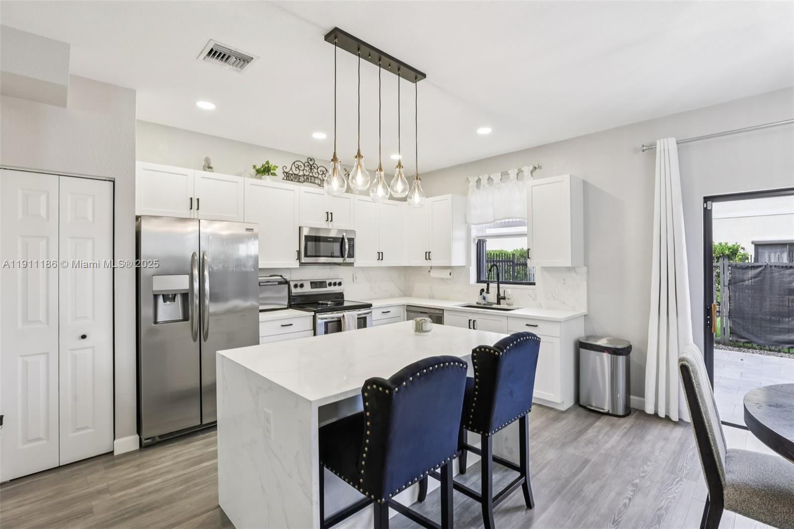 TROTTERS CHASE - Residential