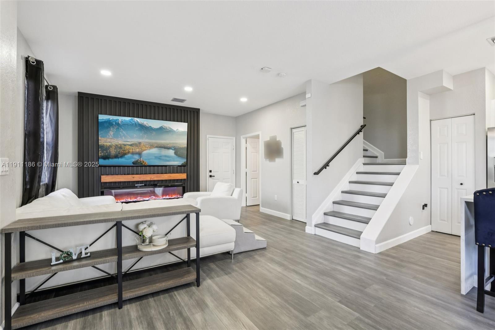 TROTTERS CHASE - Residential