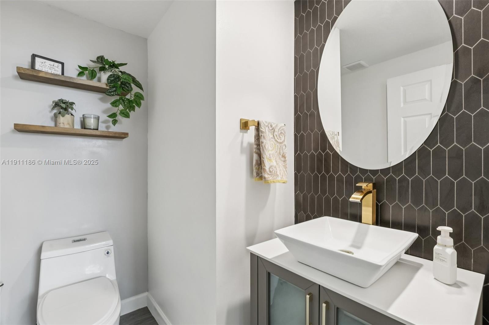 TROTTERS CHASE - Residential