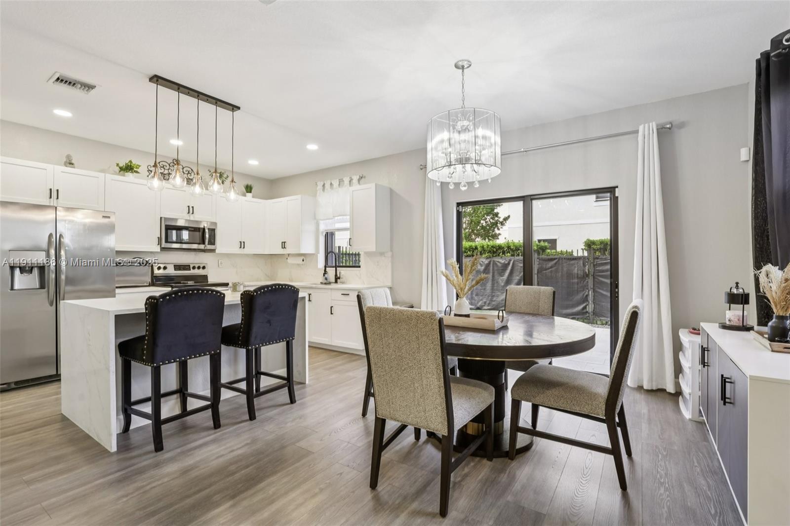 TROTTERS CHASE - Residential