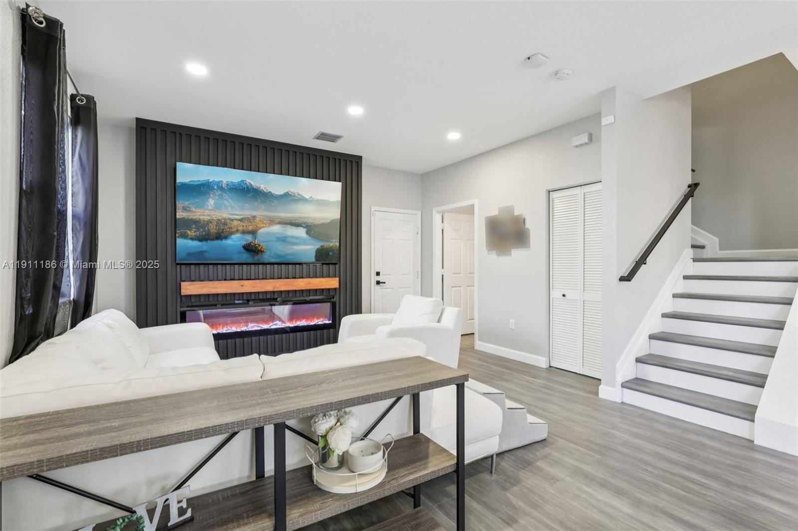 TROTTERS CHASE - Residential